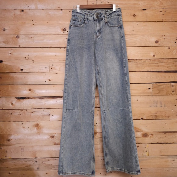 Fashion Nova Denim - Fashion Nova Tall Artesia Tinted Baggy Jeans Light Wash Size 3 TALL